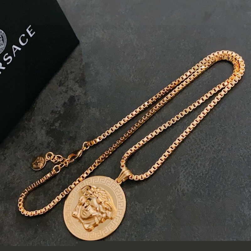 VERSACE